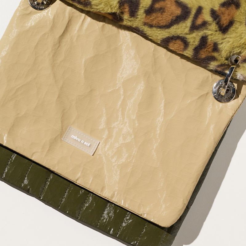 Square 3 Pouch Bag Green Leopard