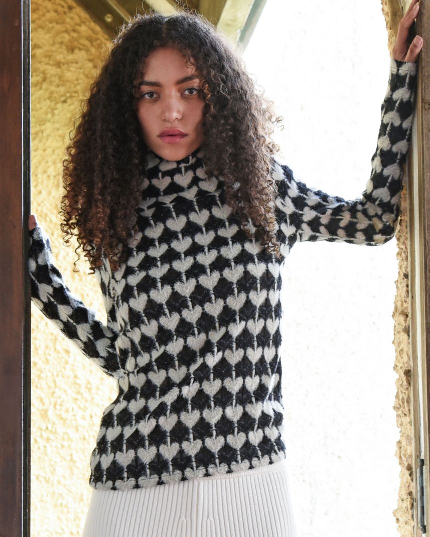 Heart Work Top Black & Cream