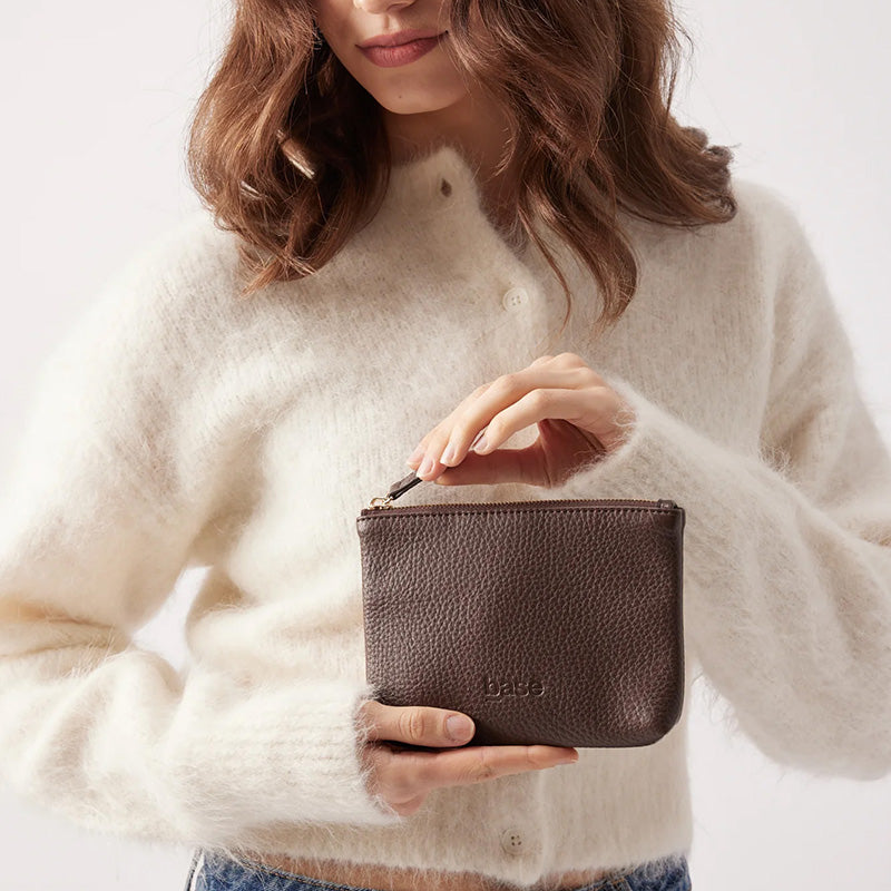 Petite Base Pouch Chocolate