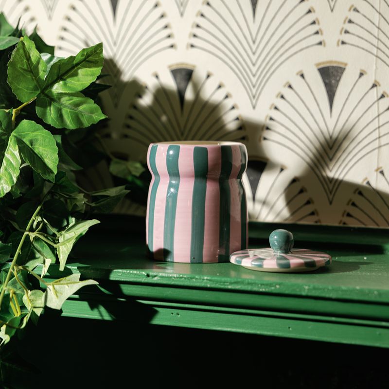 Cabana Christmas Pink/Green Cinnamon & Clove Candle with Lid