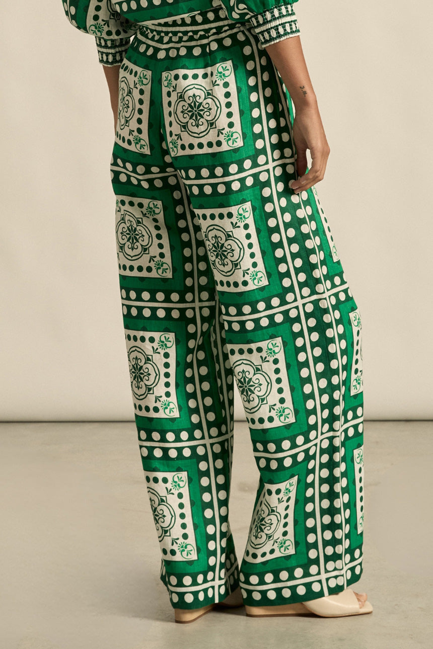 Gesture Pant Parrot Scarf