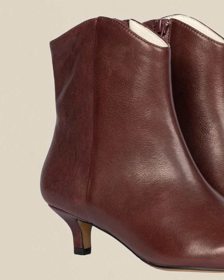 Implicit Boot Currant Leather