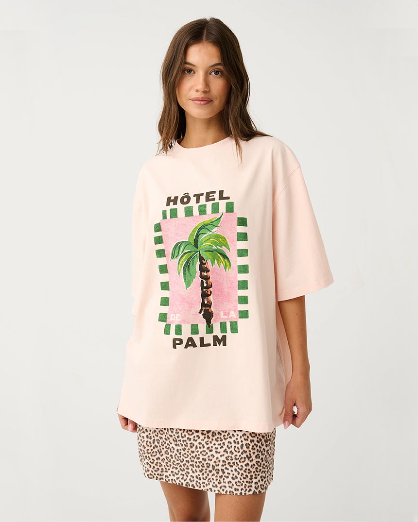 Jeanna Tee Hotel Palm