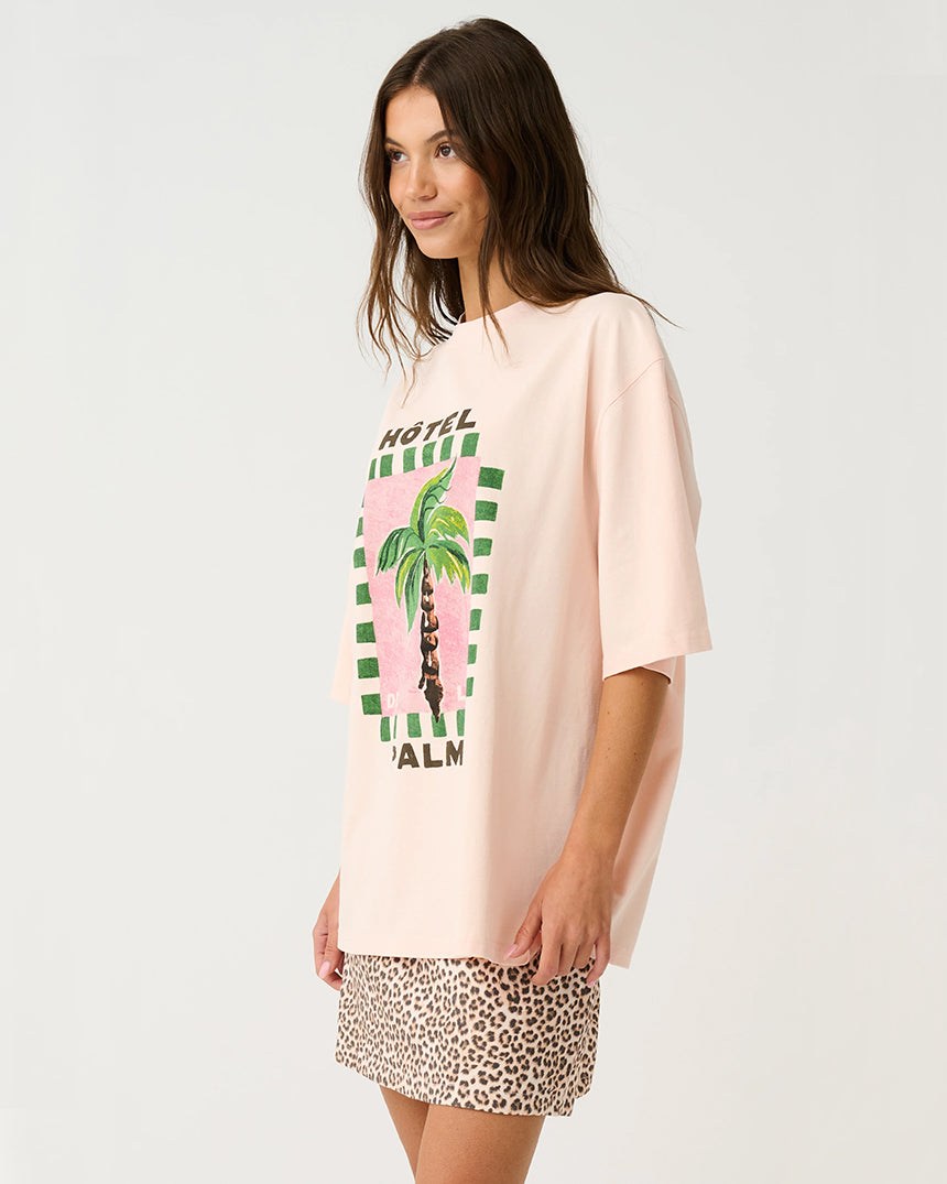 Jeanna Tee Hotel Palm