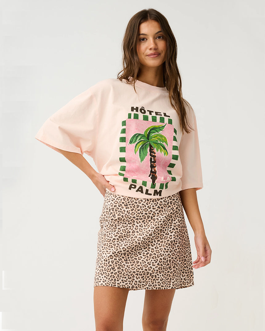 Jeanna Tee Hotel Palm