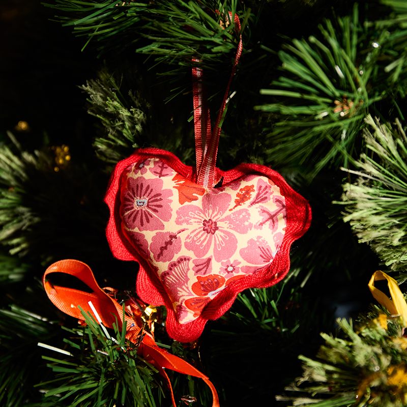 Magnolia Heart Decoration Poppy