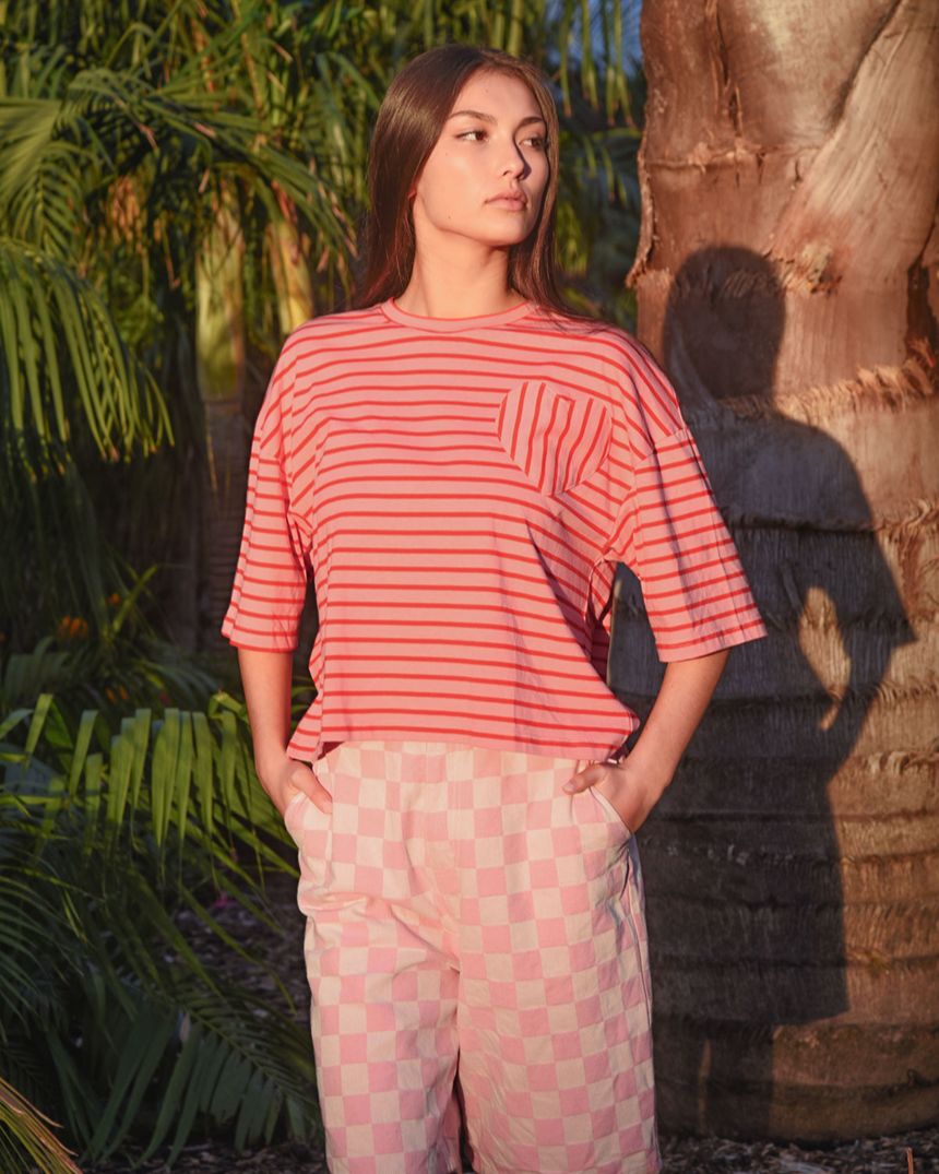 Love Is On The Line T-Shirt Pink