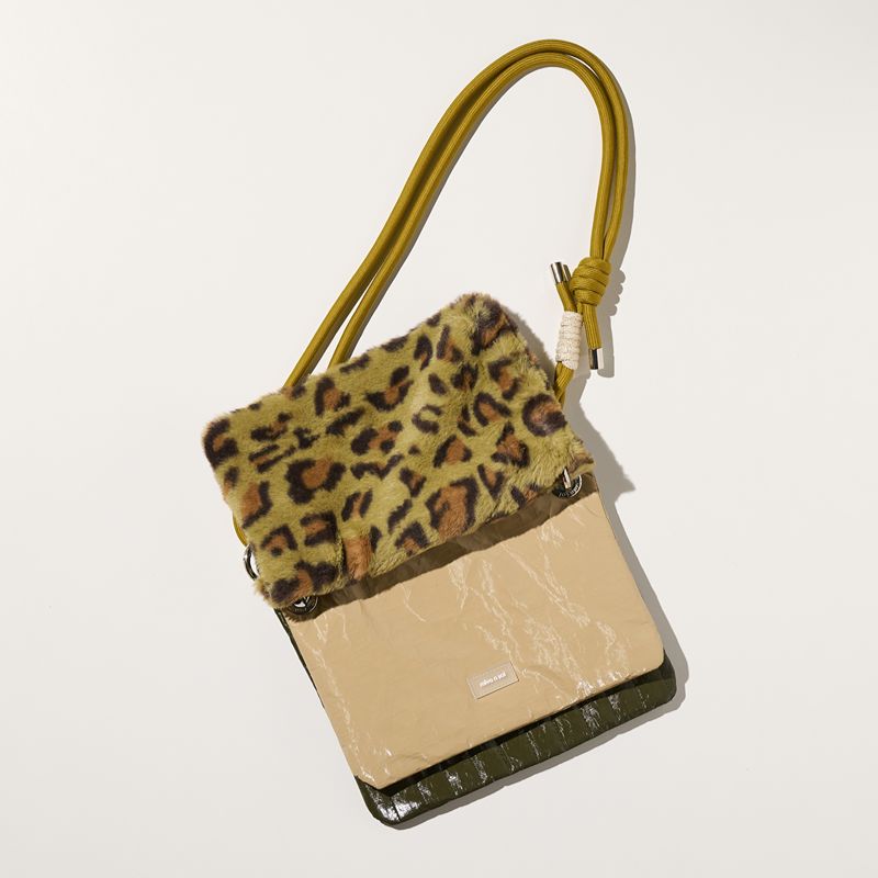 Square 3 Pouch Bag Green Leopard