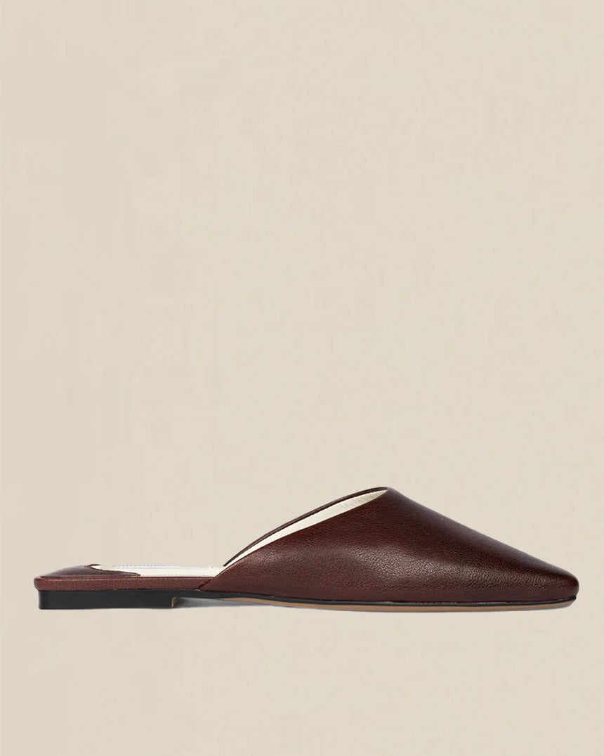 Bestow Slide Currant Leather