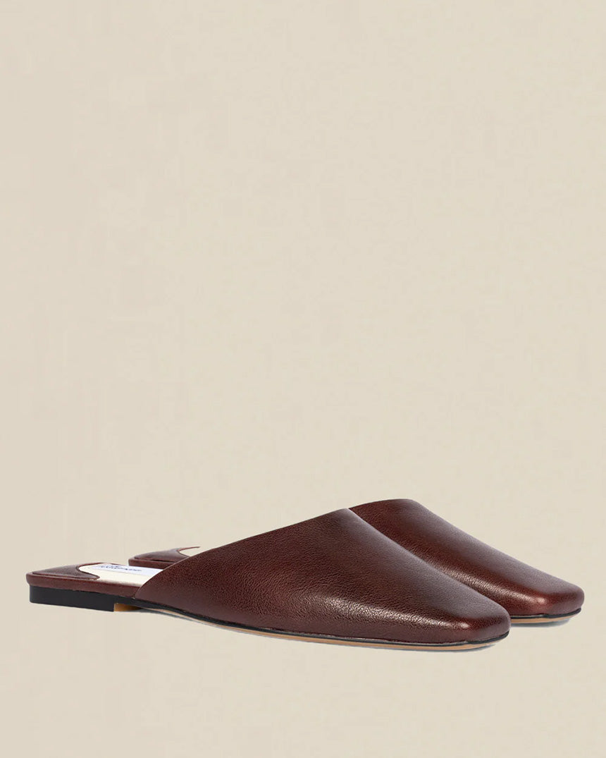 Bestow Slide Currant Leather