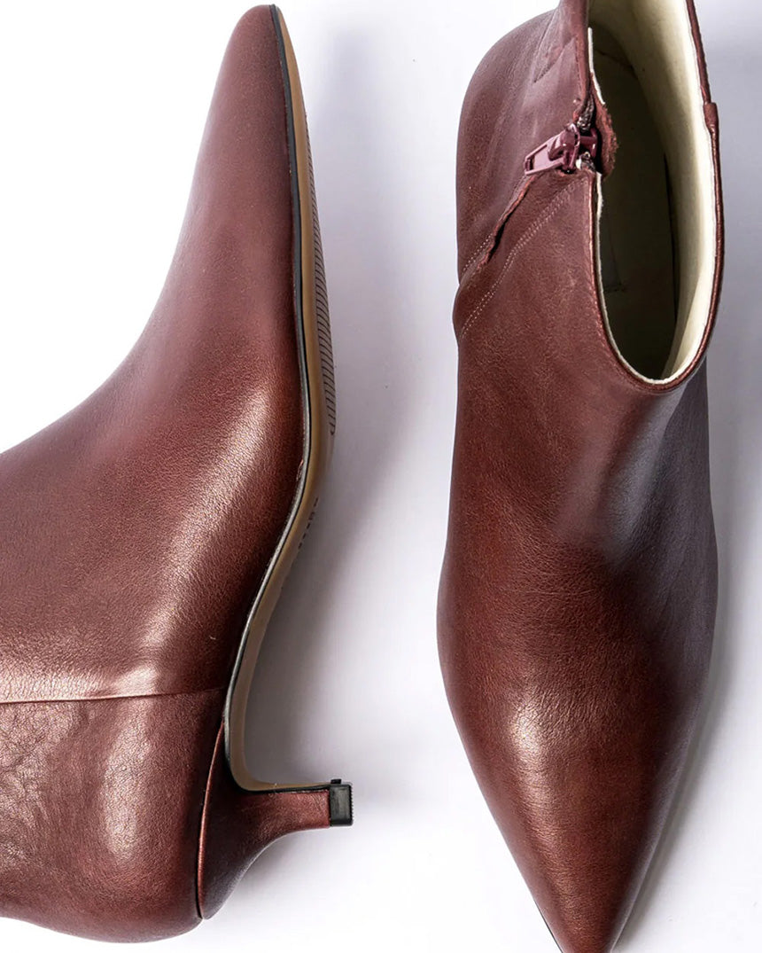 Implicit Boot Currant Leather