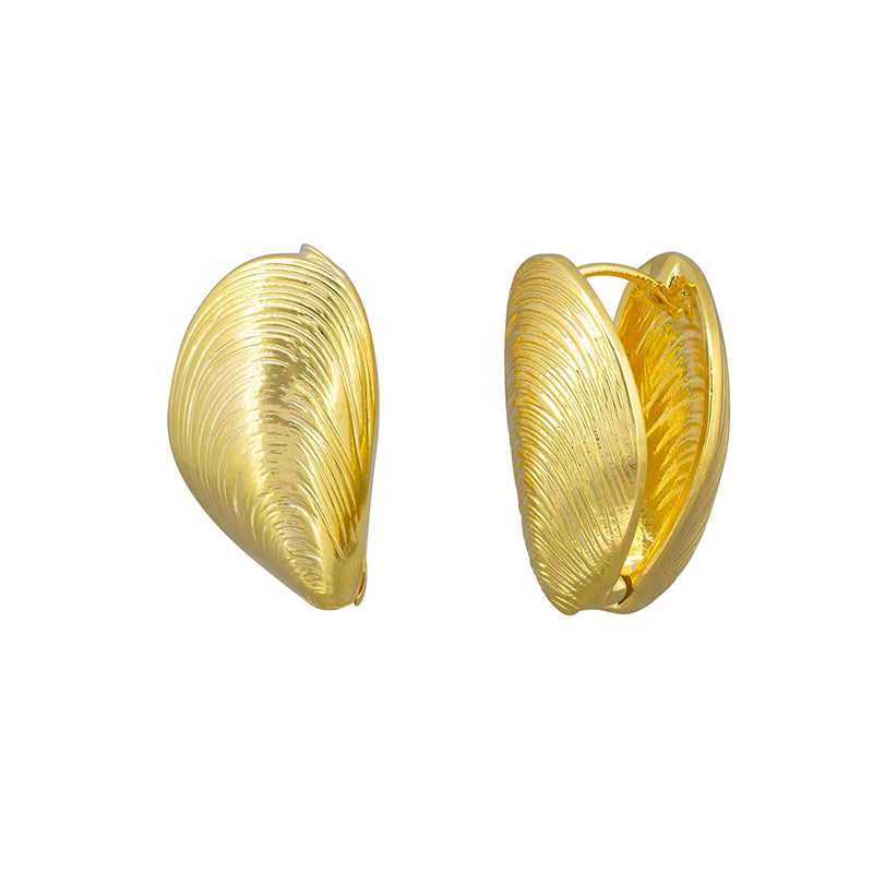 Oyster Shell Earrings Gold
