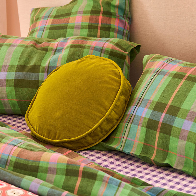 Pear Velvet Pea Cushion