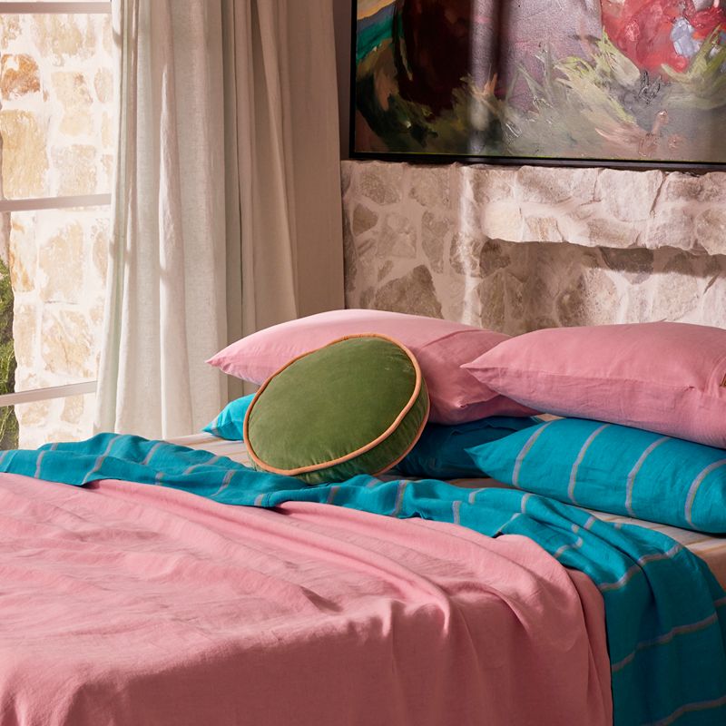 Pesto Velvet Pea Cushion