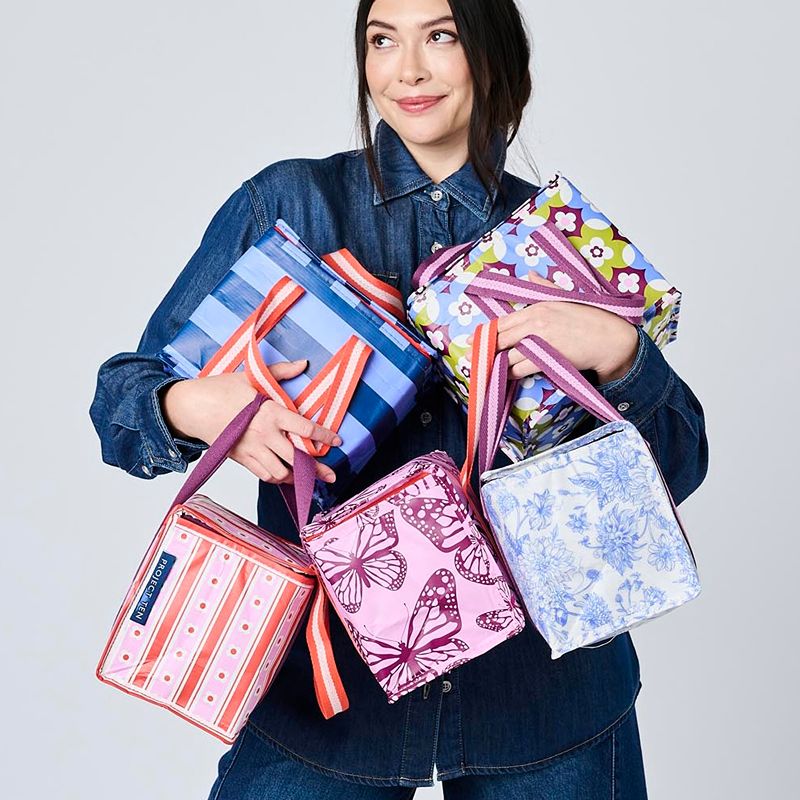 Insulated Tote Wallpaper