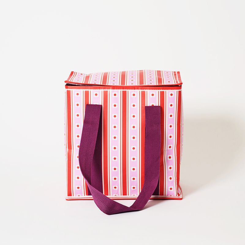Insulated Tote Wallpaper