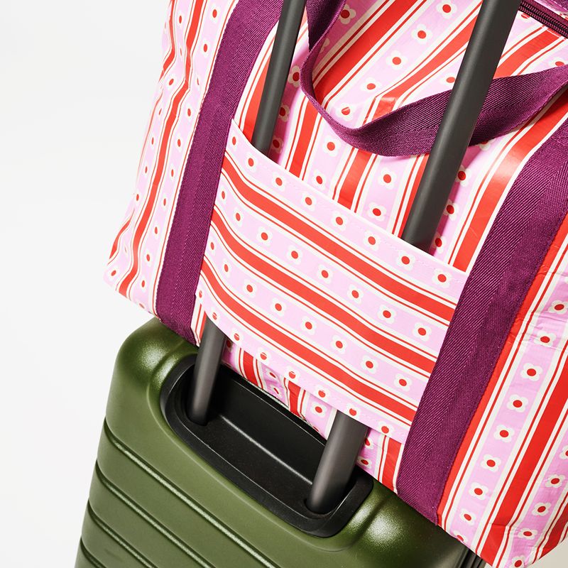 Medium Zip Tote Wallpaper