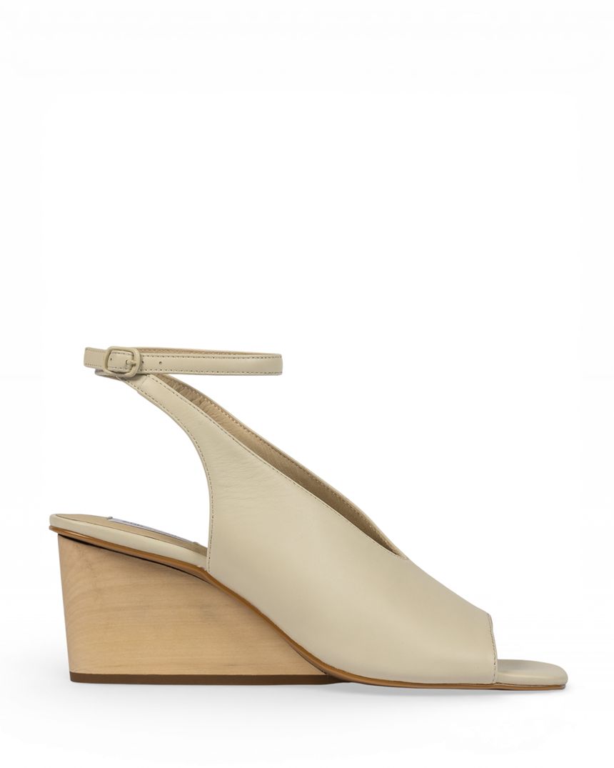 Gala Wedge Parchment