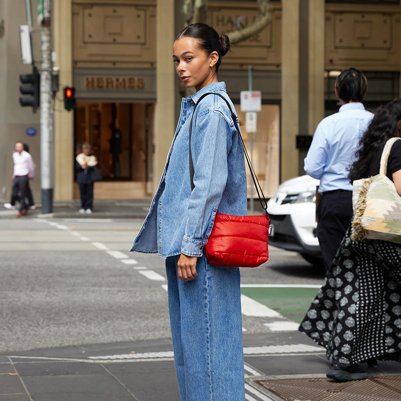 Cloud Stash Base Crossbody Cherry Red