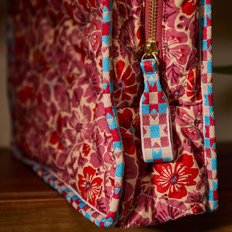 Magnolia Vanity Bag Poppy