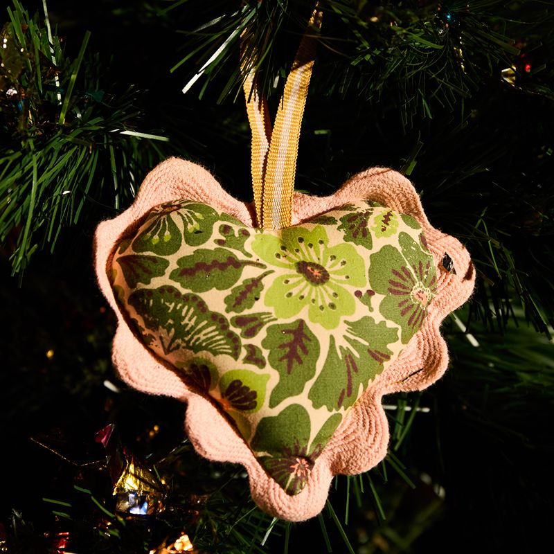 Magnolia Heart Decoration Cactus Green