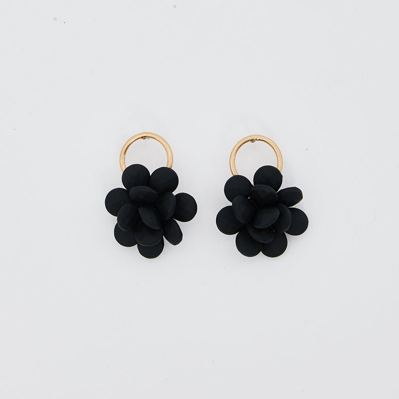 Find Sophie Earrings Black - Holiday Trading at Bungalow Trading Co.