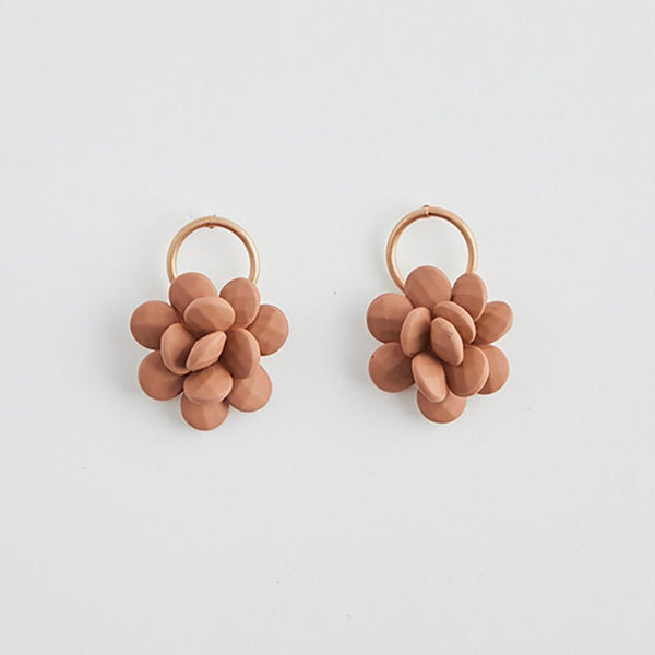 Find Sophie Earrings Wood - Holiday Trading at Bungalow Trading Co.